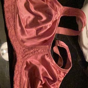 NWOT Comfort Choice Satin and Lace Rose Bra, padded straps